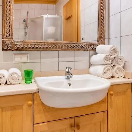 Near Bad Kleinkirchheim With E-bike Station Apartment